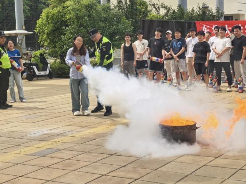 后勤服务中心与保卫处