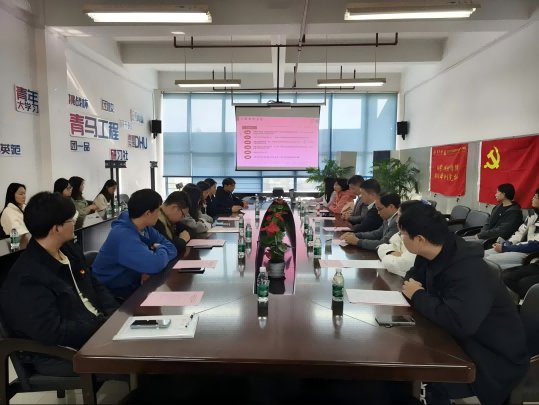 可结合站内栏目与相关篇目交叉阅读